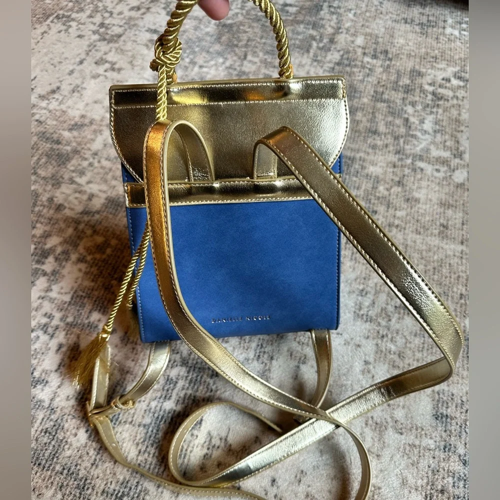 Danielle Nicole Disney
Beauty and the‎ Beast Mini
Backpack - Picture 3 of 8